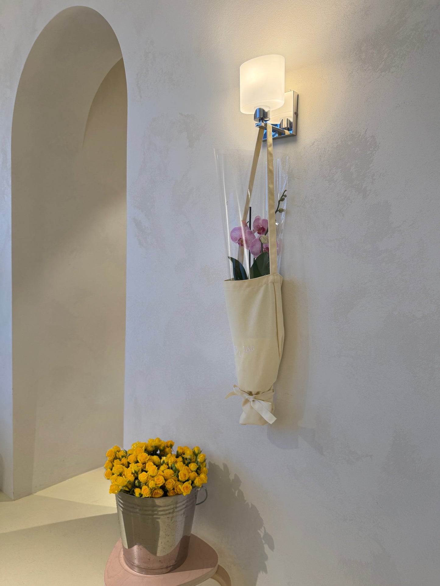 Rōhi Flower Tote Bag — Designed for Flowers & Everyday Use