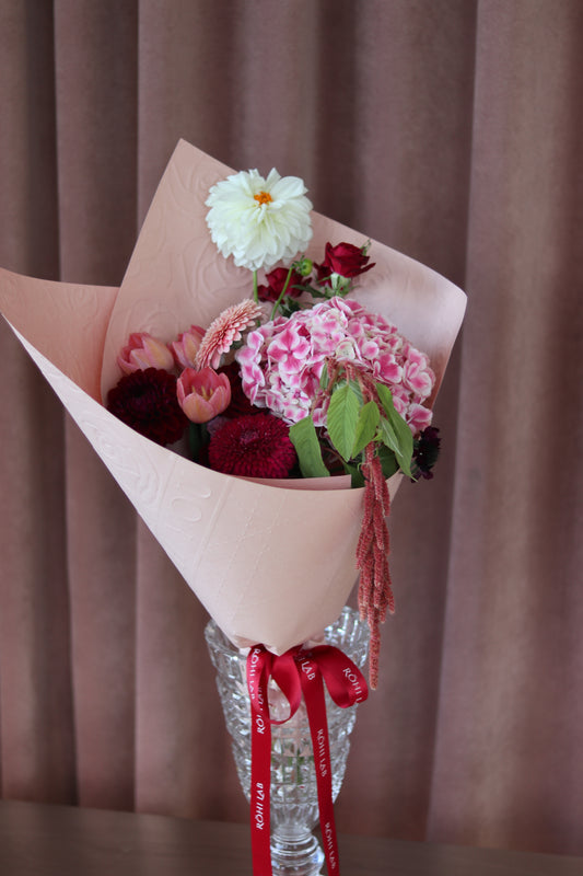 Mama — A Burgundy Bouquet | Mother’s Day Edit